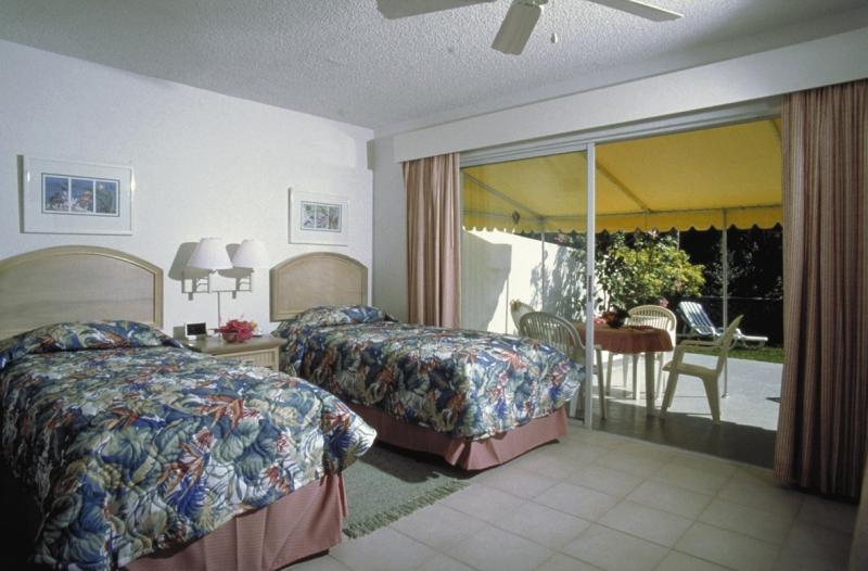 Bay View Suites Paradise Island Nassau Exterior photo